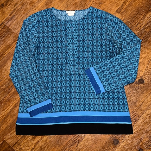 Van Heusen Tops - 3/$18 Van Heusen Blue Patterned Long Sleeve Half Button Tunic Top Size L